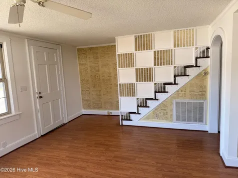 911 W Elizabeth Street Elizabeth City NC 27909