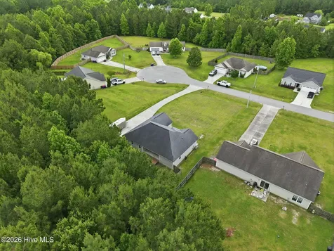 305 De Anza Court Maysville NC 28555