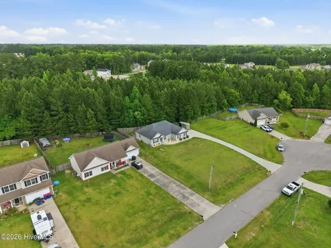 305 De Anza Court Maysville NC 28555