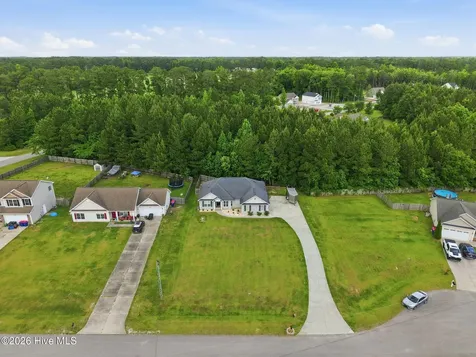 305 De Anza Court Maysville NC 28555