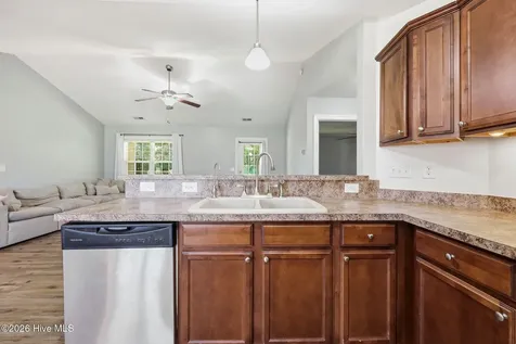 305 De Anza Court Maysville NC 28555