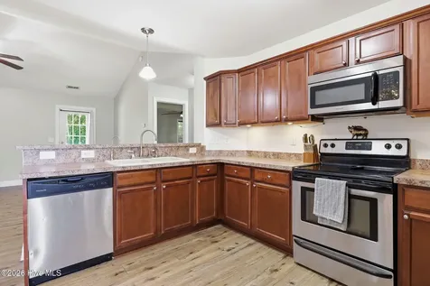 305 De Anza Court Maysville NC 28555