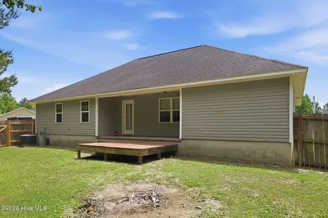305 De Anza Court Maysville NC 28555