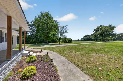 437 E Wards Bridge Road Kenansville NC 28349