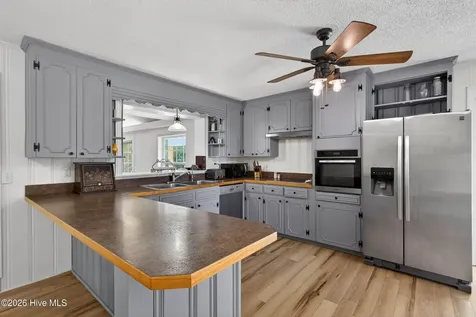 437 E Wards Bridge Road Kenansville NC 28349
