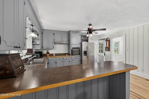 437 E Wards Bridge Road Kenansville NC 28349