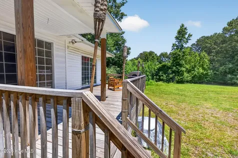 437 E Wards Bridge Road Kenansville NC 28349