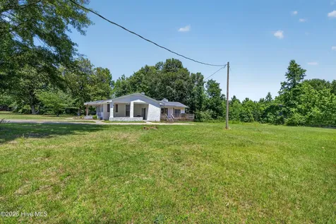 437 E Wards Bridge Road Kenansville NC 28349