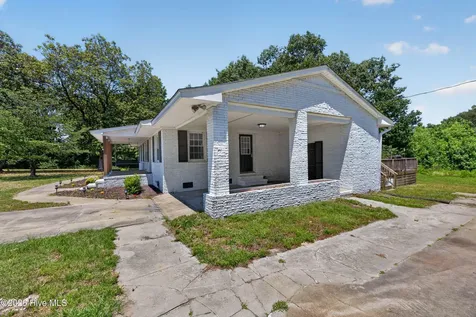 437 E Wards Bridge Road Kenansville NC 28349