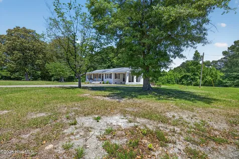 437 E Wards Bridge Road Kenansville NC 28349