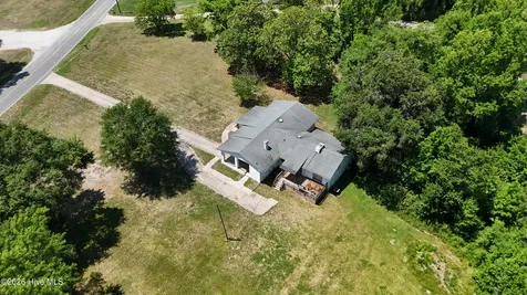 437 E Wards Bridge Road Kenansville NC 28349