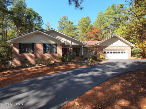 25 Firestone Lane Pinehurst NC 28374