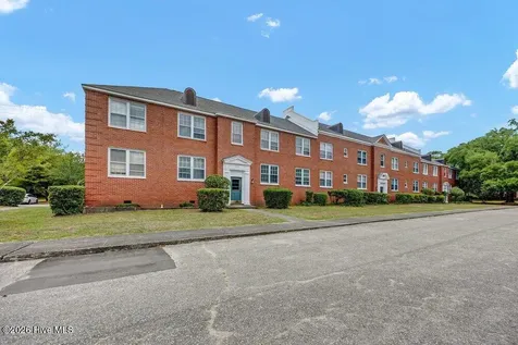 2940 Oleander Drive Wilmington NC 28403
