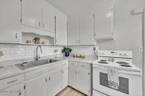 2940 Oleander Drive Wilmington NC 28403