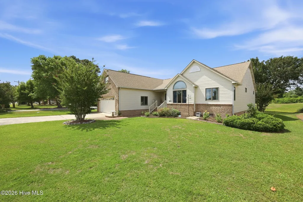 833 Pelican Drive New Bern NC 28560
