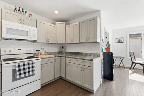 833 Pelican Drive New Bern NC 28560
