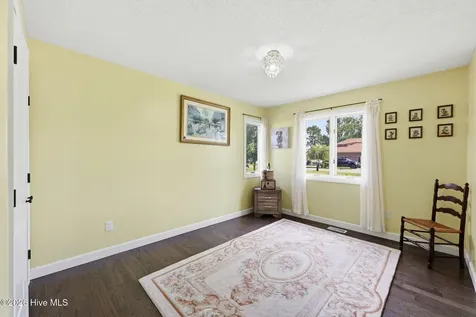 833 Pelican Drive New Bern NC 28560
