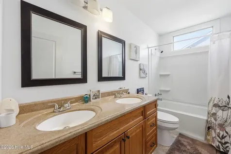 833 Pelican Drive New Bern NC 28560