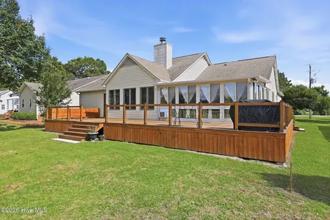 833 Pelican Drive New Bern NC 28560