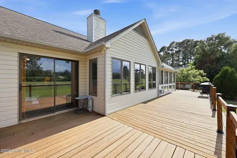 833 Pelican Drive New Bern NC 28560