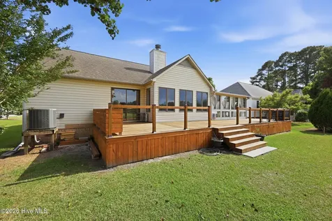 833 Pelican Drive New Bern NC 28560