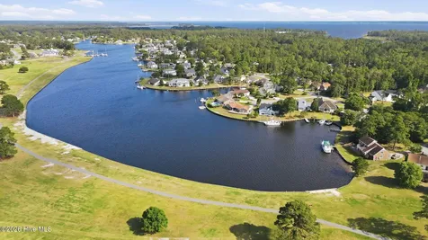 833 Pelican Drive New Bern NC 28560