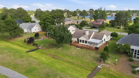 833 Pelican Drive New Bern NC 28560