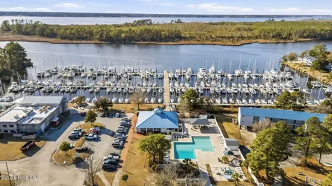 833 Pelican Drive New Bern NC 28560