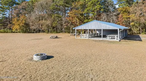 833 Pelican Drive New Bern NC 28560