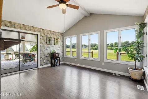 833 Pelican Drive New Bern NC 28560
