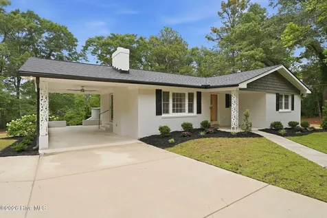 601 Bethesda Avenue Aberdeen NC 28315