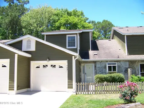 703 Cedarwood Village Morehead City NC 28557