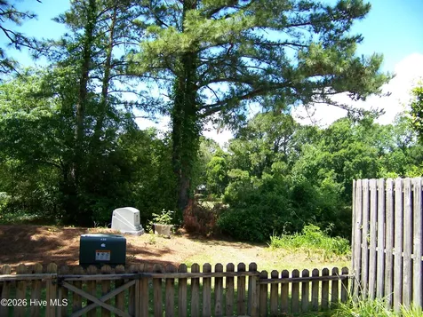703 Cedarwood Village Morehead City NC 28557
