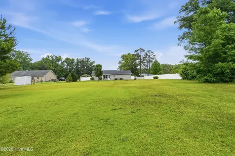 2325 White Oak River Road Maysville NC 28555