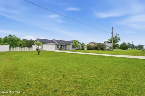 2325 White Oak River Road Maysville NC 28555