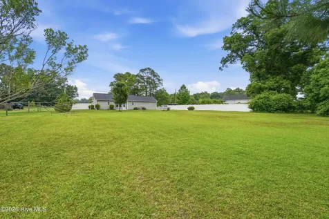 2325 White Oak River Road Maysville NC 28555