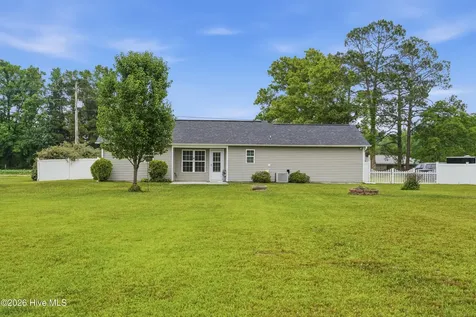 2325 White Oak River Road Maysville NC 28555