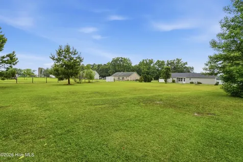 2325 White Oak River Road Maysville NC 28555