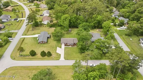 703 Oxford Drive Morehead City NC 28557