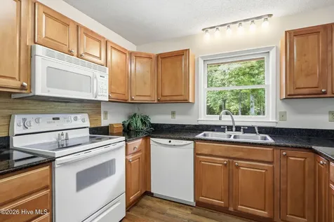 703 Oxford Drive Morehead City NC 28557