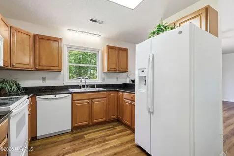703 Oxford Drive Morehead City NC 28557