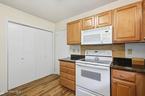 703 Oxford Drive Morehead City NC 28557