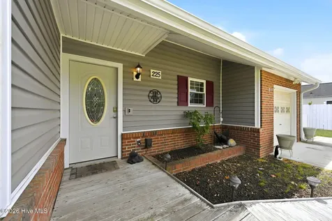 225 Spruce Court Jacksonville NC 28546