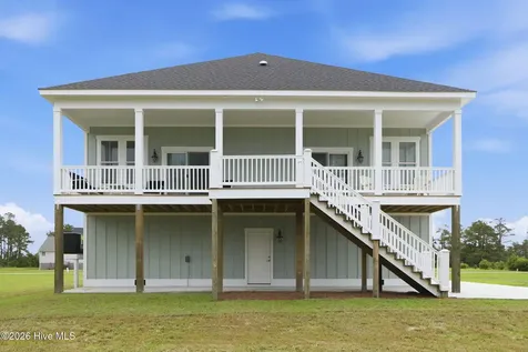 111 Jade Street Beaufort NC 28516