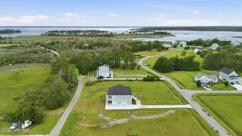 111 Jade Street Beaufort NC 28516