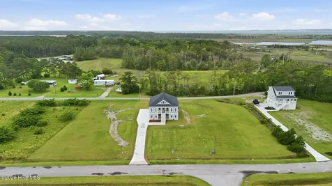 111 Jade Street Beaufort NC 28516