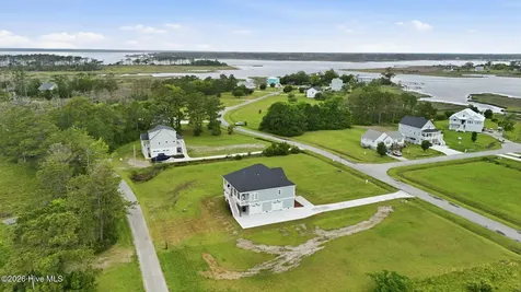 111 Jade Street Beaufort NC 28516