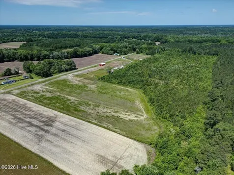 818 Tolers Avenue Blounts Creek NC 27814