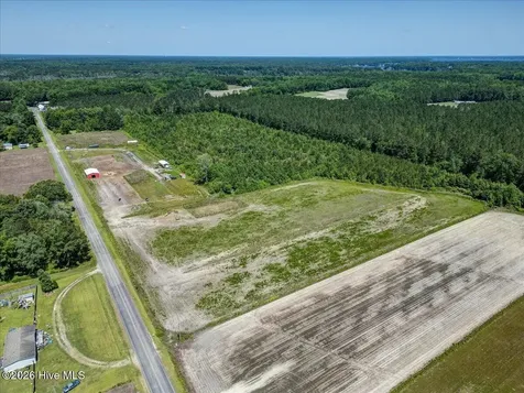 818 Tolers Avenue Blounts Creek NC 27814