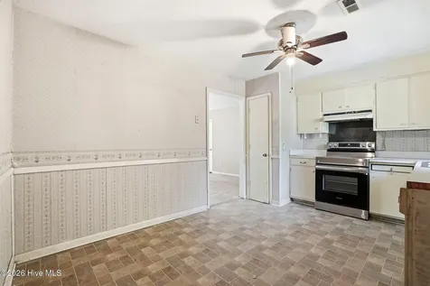 5117 Chaucer Drive Wilmington NC 28405